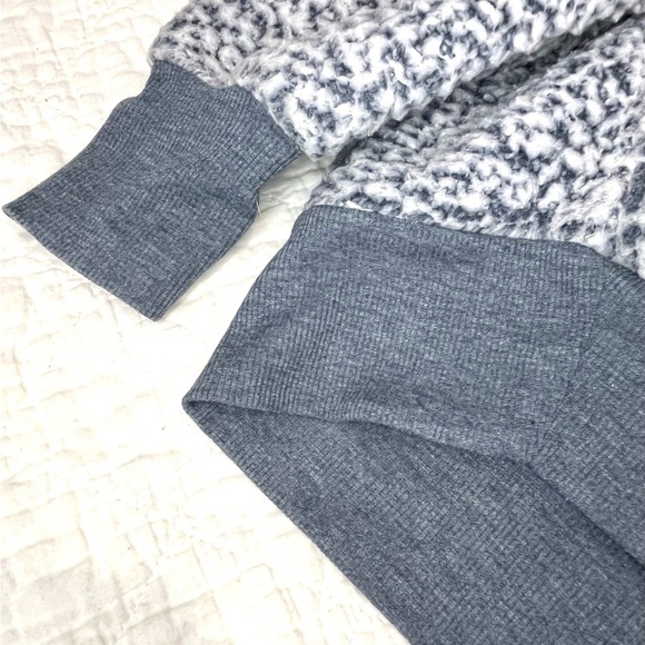 Express One Eleven Faux Fur 1/2 Zip Sherpa Fleece Size XS, Previously Loved - Picture 9 of 9